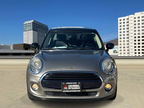Used 2017 MINI Cooper 4-Door Hardtop image 2