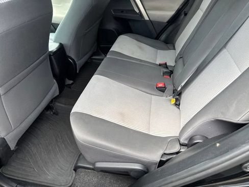 Used 2014 Toyota RAV4 LE FWD image 11