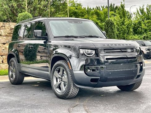 Used 2026 Land Rover Defender 110 S AWD/4WD image 7