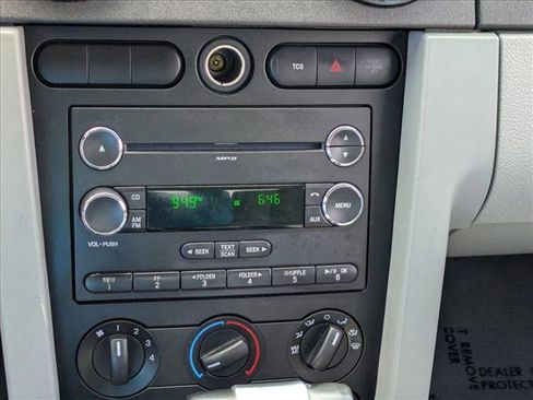 Used 2009 Ford Mustang Coupe RWD image 13