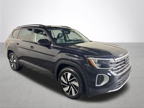 Used 2024 Volkswagen Atlas SE AWD/4WD image 4
