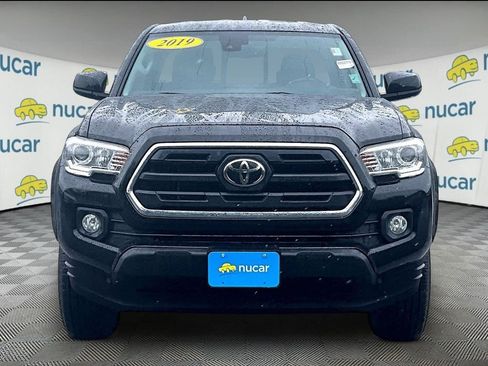 Used 2019 Toyota Tacoma SR5 AWD/4WD image 2