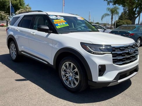 Used 2025 Ford Explorer Active w/ Active Comfort Package AWD/4WD image 1
