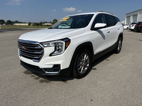 Used 2023 GMC Terrain SLT image 1