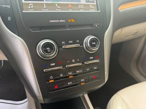 Used 2018 Lincoln MKC Select w/ Select Plus Package image 33