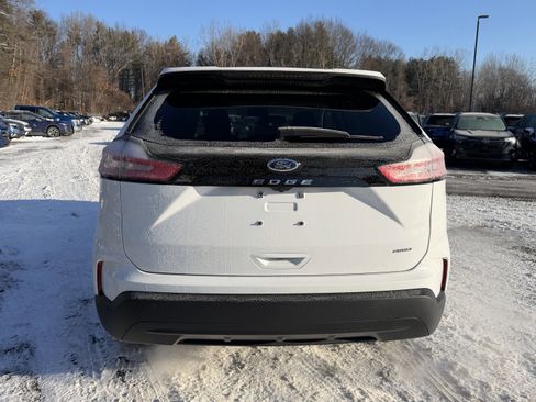 New 2024 Ford Edge SE image 10