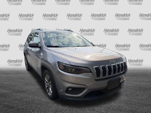 Used 2019 Jeep Cherokee Latitude Plus FWD image 2