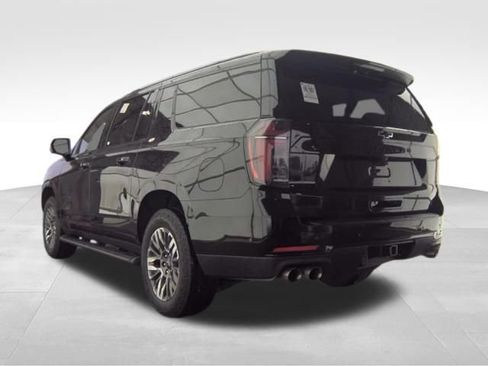 Used 2025 Chevrolet Suburban Z71 AWD/4WD image 11