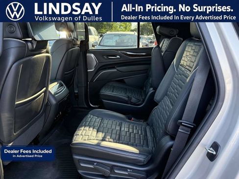Used 2021 Cadillac Escalade Premium Luxury Platinum w/ Heavy-Duty Trailer Package AWD/4WD image 15