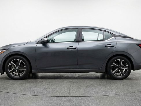 Used 2025 Nissan Sentra SV FWD image 5