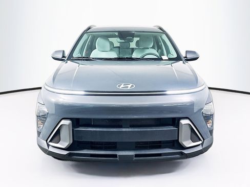 Used 2025 Hyundai Kona SEL FWD image 2