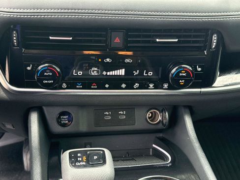 Used 2024 Nissan Rogue SL w/ SL Premium Package FWD image 26