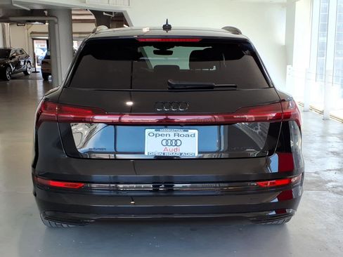 Used 2023 Audi e-tron Premium Plus w/ Premium Plus Package AWD/4WD image 5