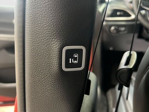 New 2026 Chrysler Pacifica Select FWD image 41