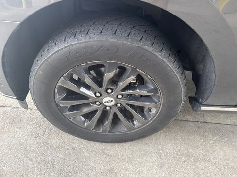 Used 2019 Ford Expedition Limited w/ Equipment Group 301A RWD image 21