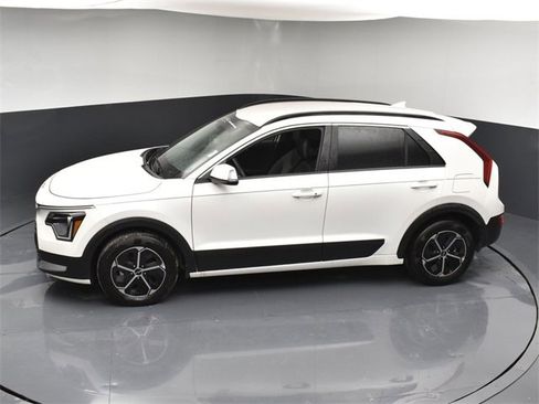 Used 2025 Kia Niro EX image 44