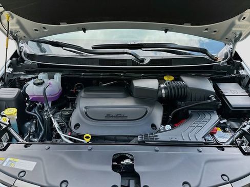 New 2026 Chrysler Pacifica Select image 31