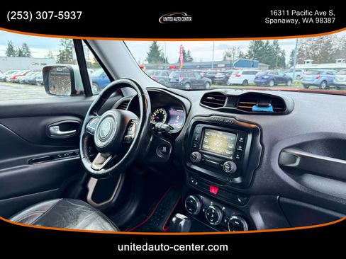 Used 2017 Jeep Renegade Limited image 11
