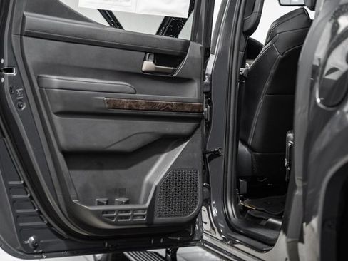 Used 2024 Toyota Tacoma Limited w/ Limited Package (LT) image 41