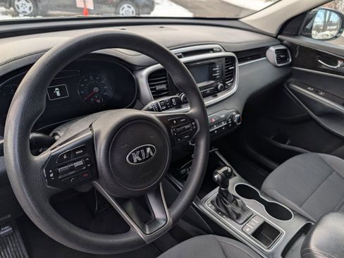 Used 2016 Kia Sorento LX image 22
