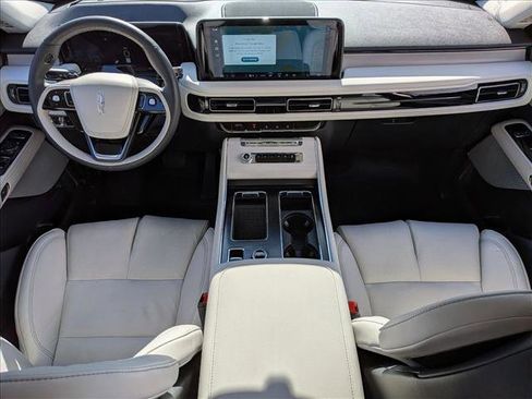 Used 2025 Lincoln Aviator Reserve w/ Luxury Package image 19