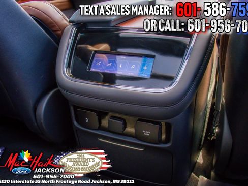 Used 2024 Lincoln Navigator Reserve AWD/4WD image 14