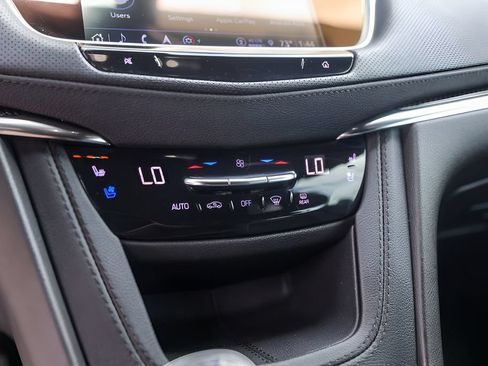 Certified 2023 Cadillac XT5 Sportv w/ Technology Package AWD/4WD image 19