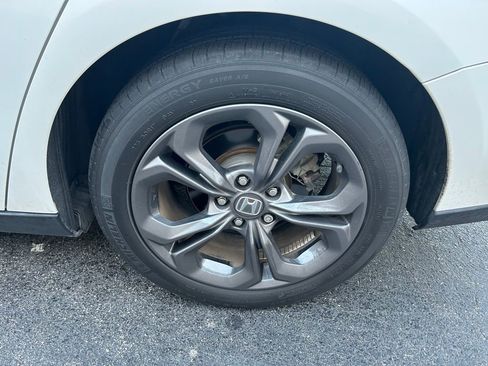 Used 2023 Honda Accord EX image 9