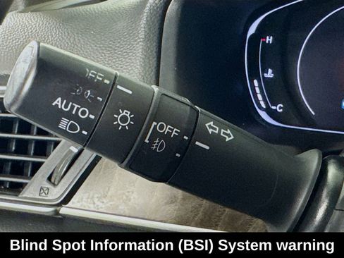 Used 2022 Honda Accord Touring image 13