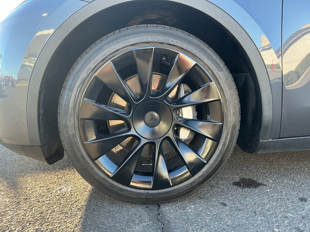 Used 2022 Tesla Model Y Long Range AWD/4WD image 8