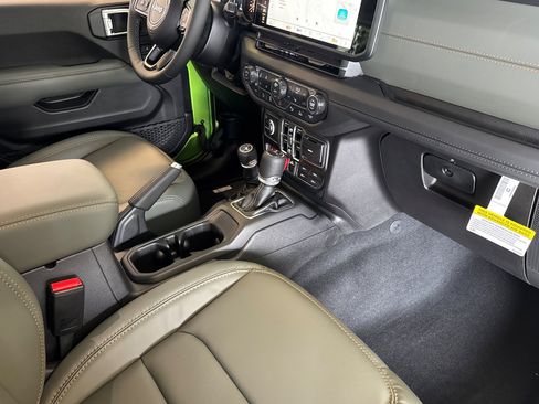 New 2026 Jeep Gladiator Mojave AWD/4WD image 11