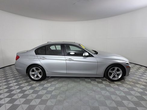 Used 2015 BMW 320i xDrive Sedan AWD/4WD image 4