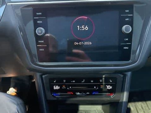 Certified 2022 Volkswagen Tiguan SEL R-Line image 19