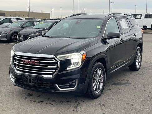 Used 2023 GMC Terrain SLT FWD image 3
