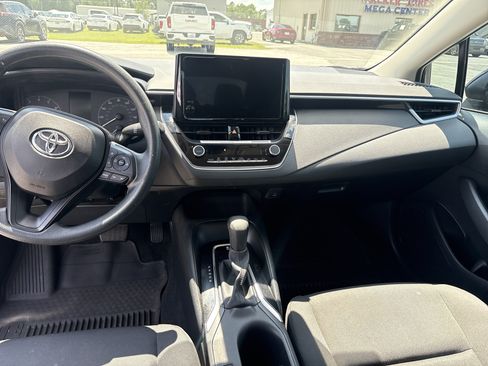 Used 2024 Toyota Corolla LE FWD image 10