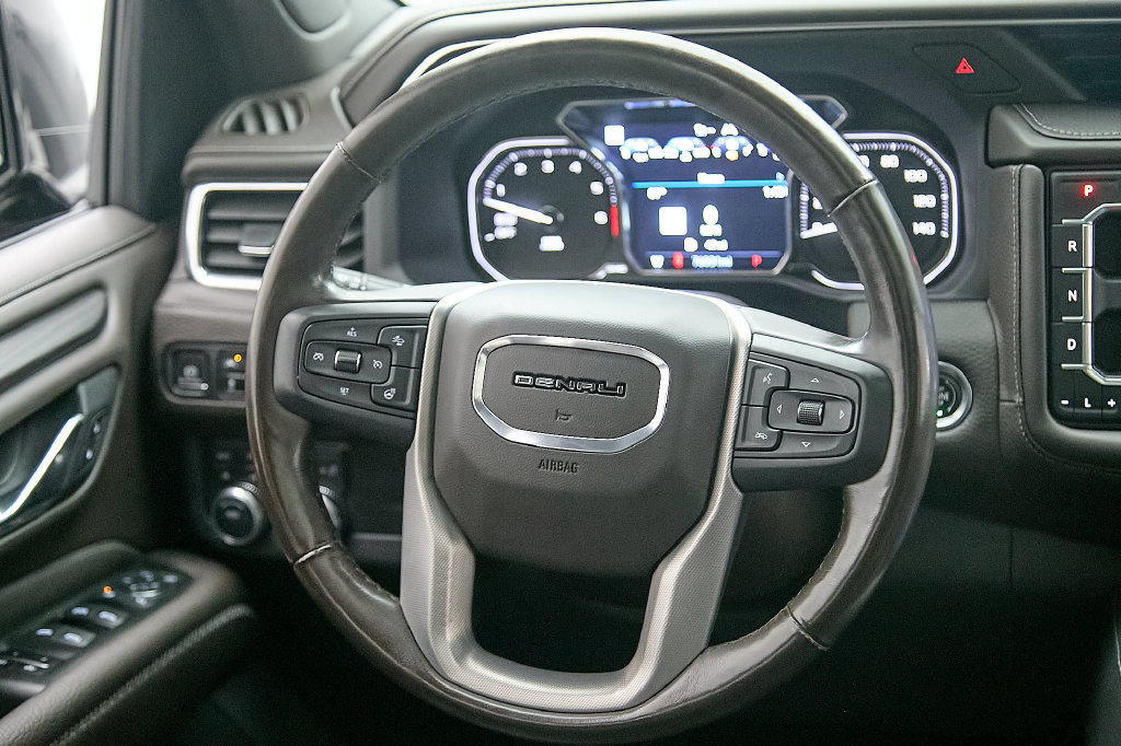 Used 2021 GMC Yukon XL Denali w/ Denali Premium Package AWD/4WD image 36