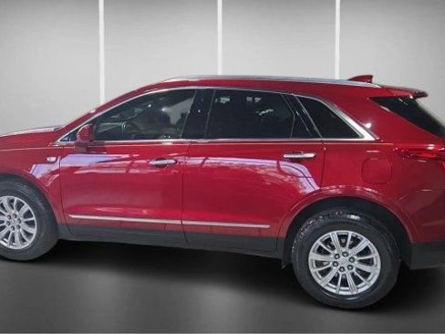 Used 2019 Cadillac XT5 FWD image 3