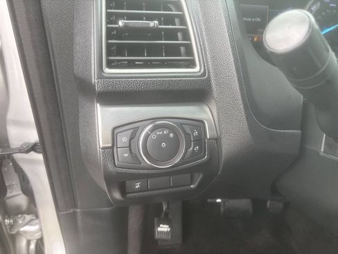 Used 2018 Ford Explorer XLT w/ Equipment Group 201A image 11