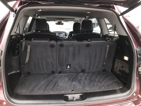 Used 2019 Toyota Highlander Limited image 9