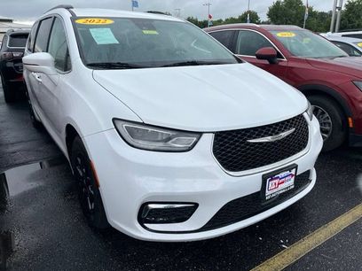 Used 2022 Chrysler Pacifica Touring-L