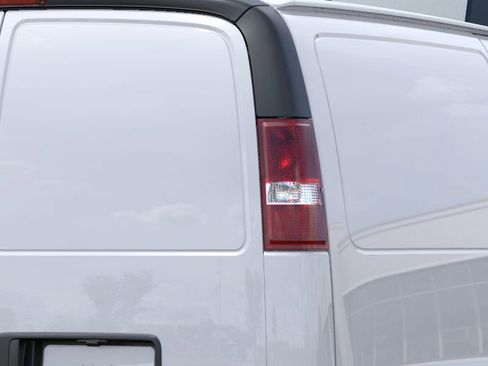 New 2025 GMC Savana 2500 w/ Driver Convenience Package RWD image 4