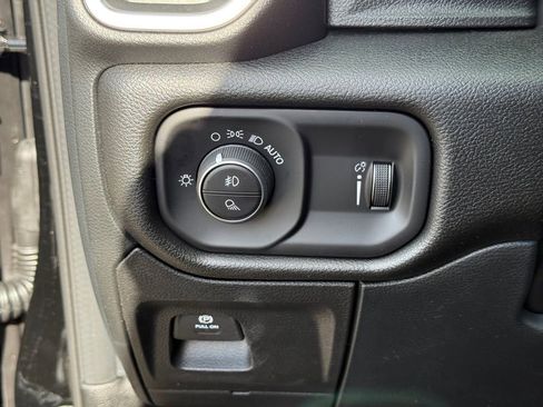 New 2026 RAM 1500 Express AWD/4WD image 19
