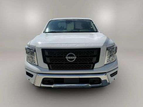 Used 2023 Nissan Titan SV w/ SV Convenience Package AWD/4WD image 2