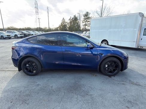 Used 2023 Tesla Model Y Long Range image 11