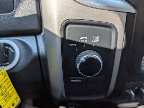 Used 2016 RAM 2500 SLT w/ Luxury Group AWD/4WD image 23