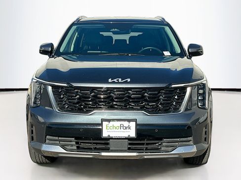 Used 2024 Kia Sorento S image 2