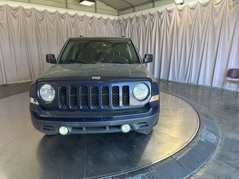 Used 2015 Jeep Patriot Sport w/ Power Value Group FWD image 2