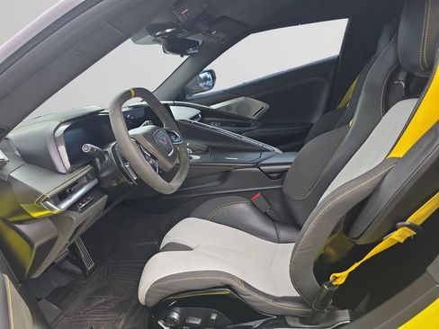 Used 2022 Chevrolet Corvette Stingray Premium Conv w/ Z51 Performance Package RWD image 11