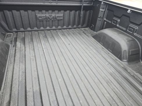 Used 2025 GMC Sierra 1500 Elevation w/ Preferred Package image 5