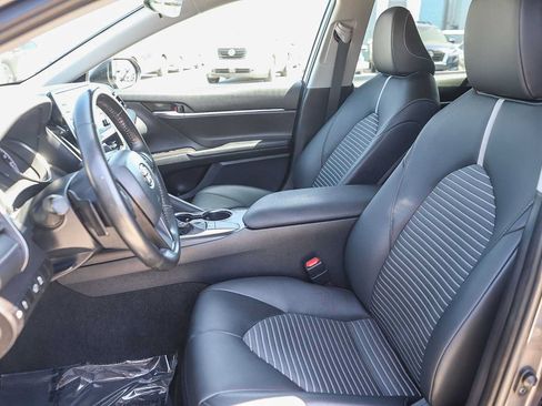Used 2023 Toyota Camry SE FWD image 17